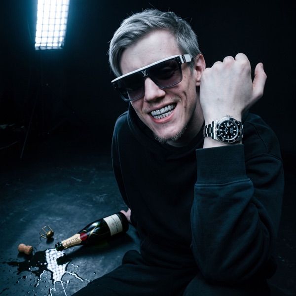 Andreas First – Люкс