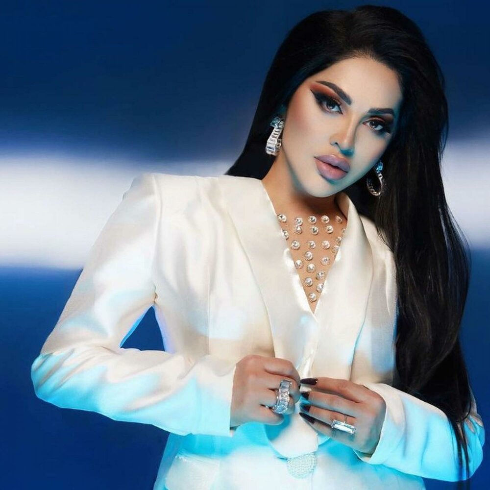 Shabnam Surayo