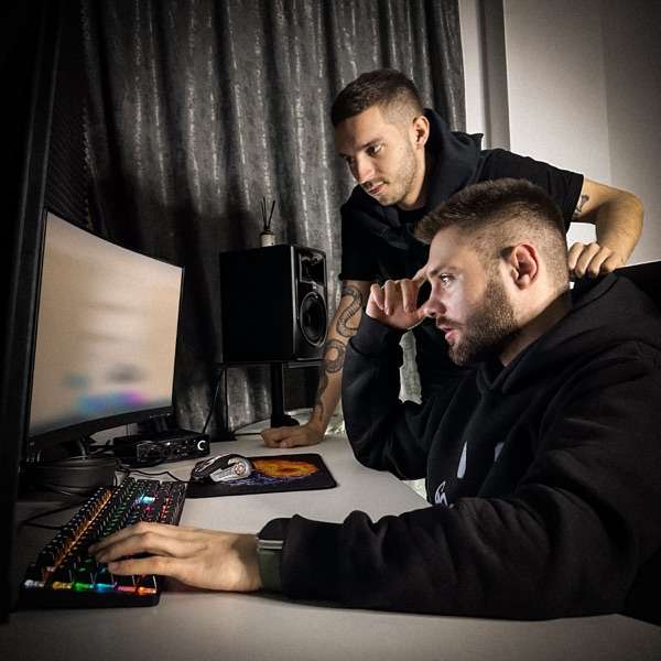 KOREL, NEEL – Она делит со мной вайб