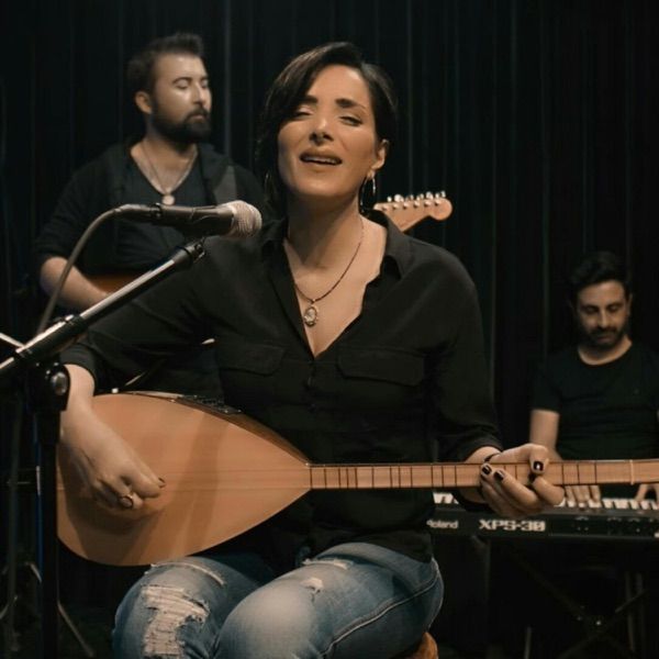Özlem Özdil – Kan Çiçekleri